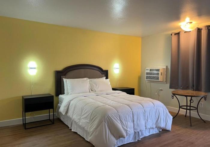 Queen Room - Disability Access interior